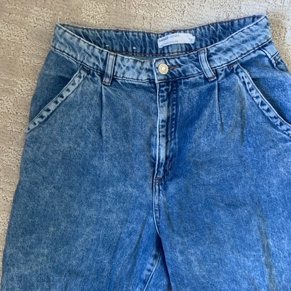 Jeans very good no blemishes or stains